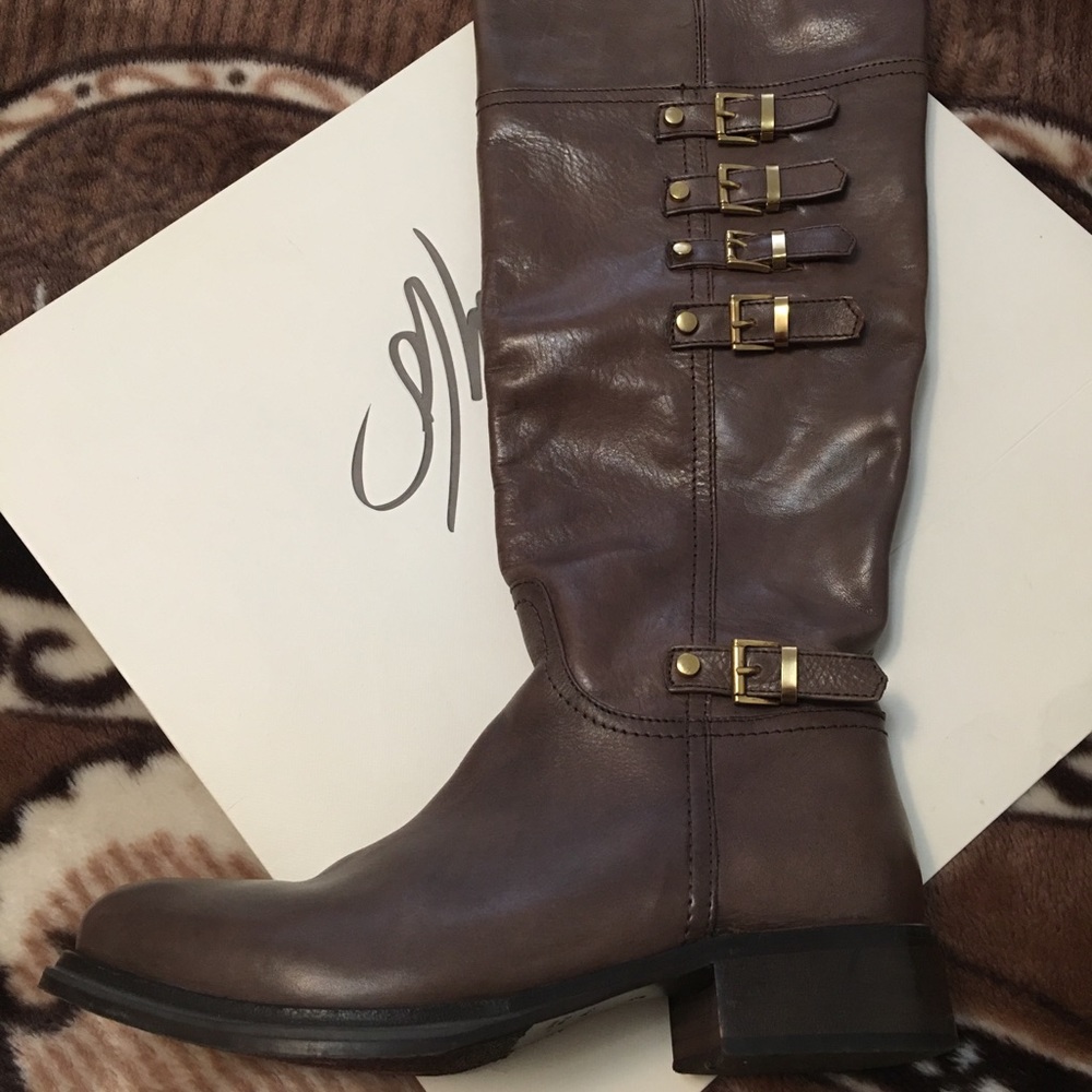 Italian taupe boots